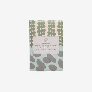 Natural Clothing Protector Drawer Sachet Cedarwood, Clove Bud & Bay